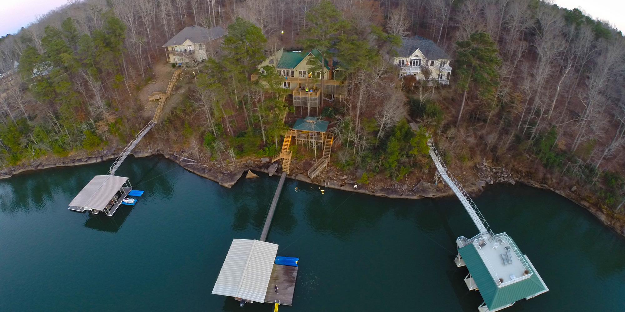 In time of ancient gods, warlords and kings, a land in turmoil cried out for a hero. She was Xena, a mighty princess forged in the heat of battle. The power. The passion. The danger. Her courage will change the world.